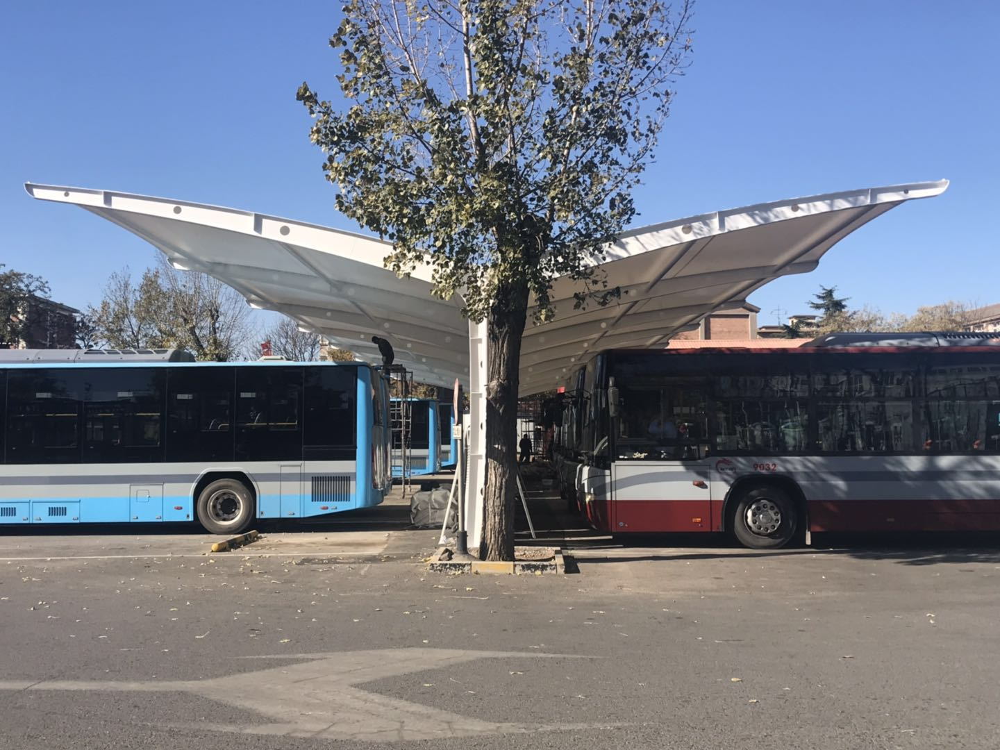 膜結(jié)構(gòu)遮陽(yáng)傘